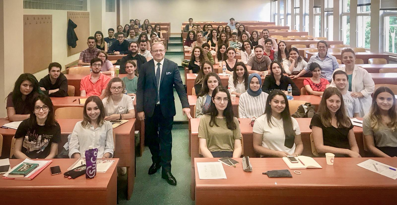 İTÜ Kimya Mühendisliği Bölümü Öğrencileriyle Birlikte